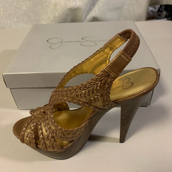 Heels - Picture 2 of 4